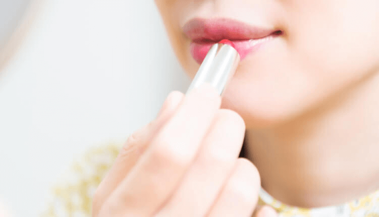 術後翌日からメイクできる